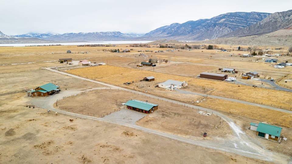 Country living with the beautiful mountains and frequent wildlife but close to town