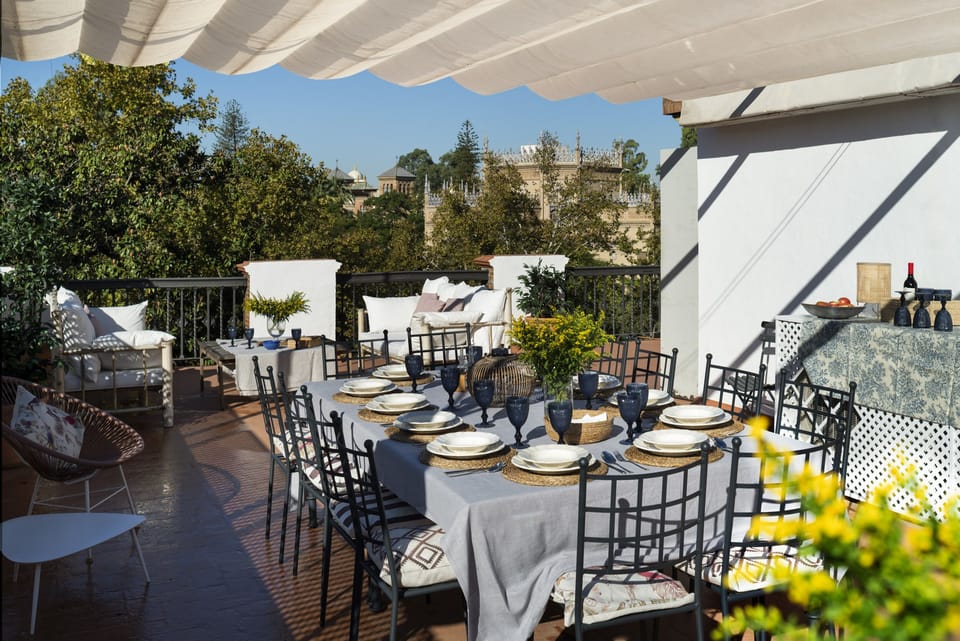 Big table for enjoy Sevilla Sun and views