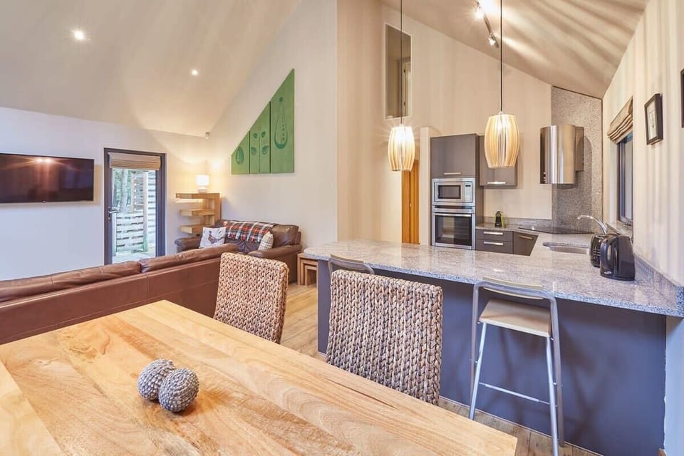 Simon Howe Lodge, Egton - Host & Stay