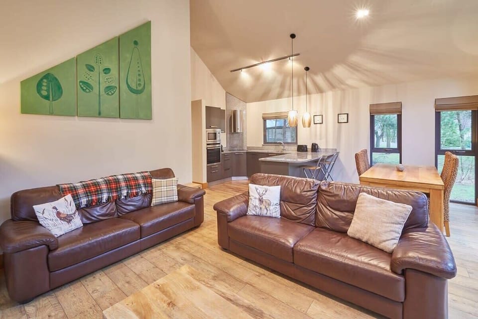 Simon Howe Lodge, Egton - Host & Stay
