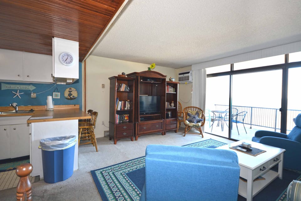 LIVING-AREA