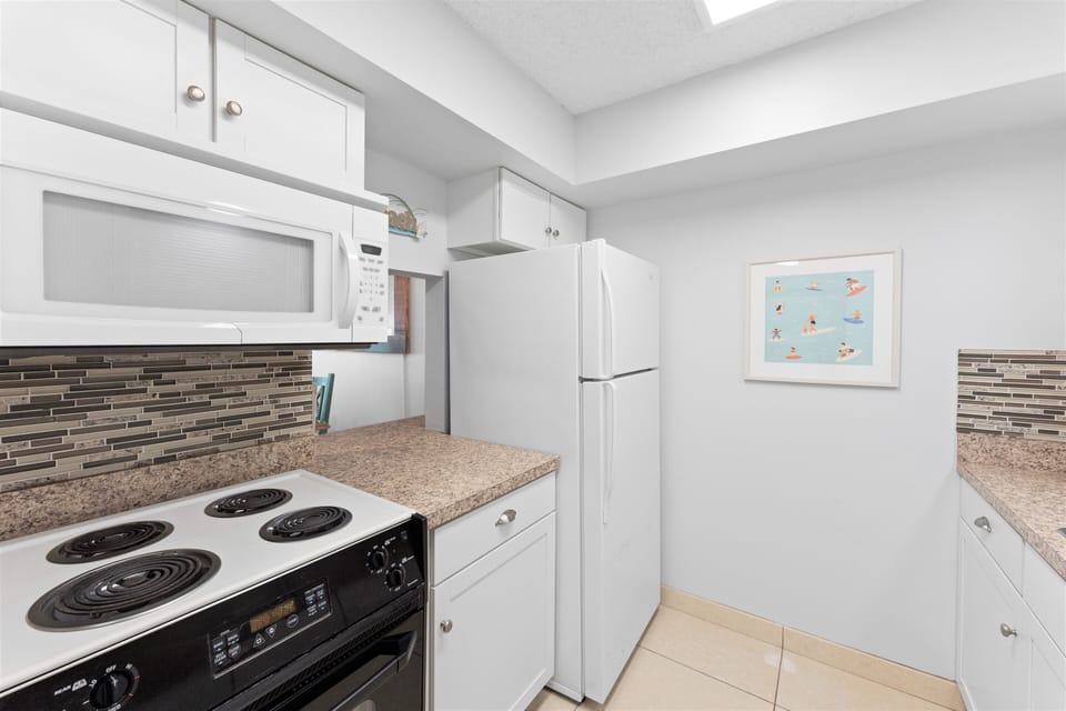 This fully equipped kitchen is ready for you to whip up delicious meals