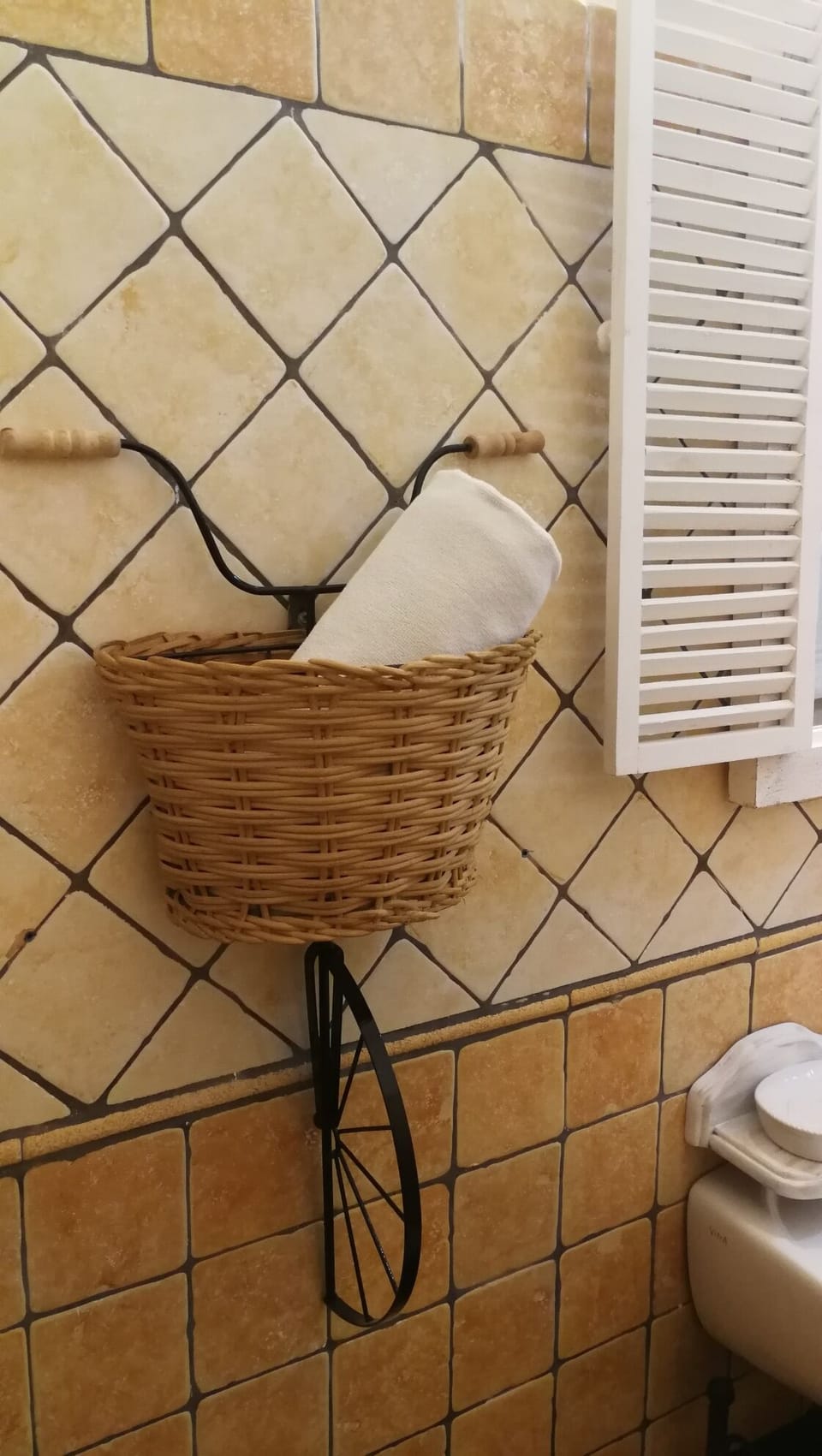 Exclusive Apartment | Bathroom | Shower, rainfall showerhead, hair dryer, bidet
