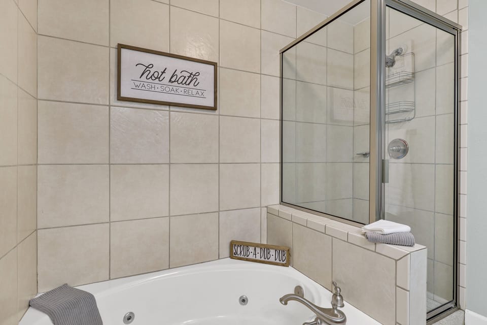 Master bath jet tub and walk in shower