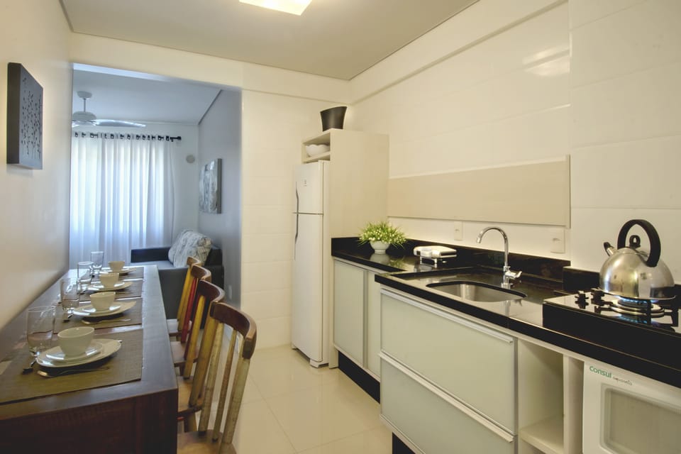 Electric kettle, cookware/dishes/utensils
