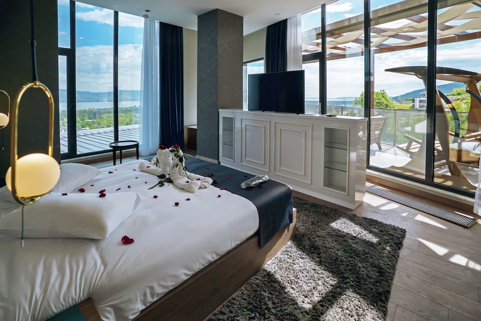Minibar, in-room safe, desk, blackout drapes