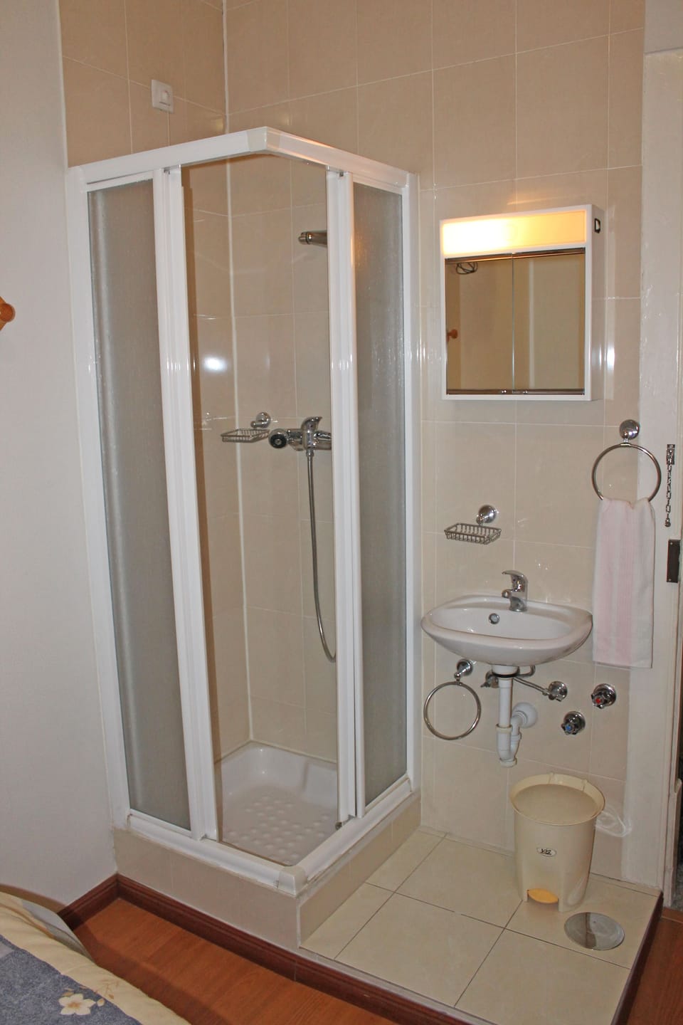 Free toiletries, bidet, towels