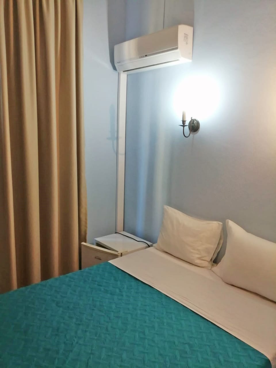 Double Room | In-room safe, free WiFi, bed sheets