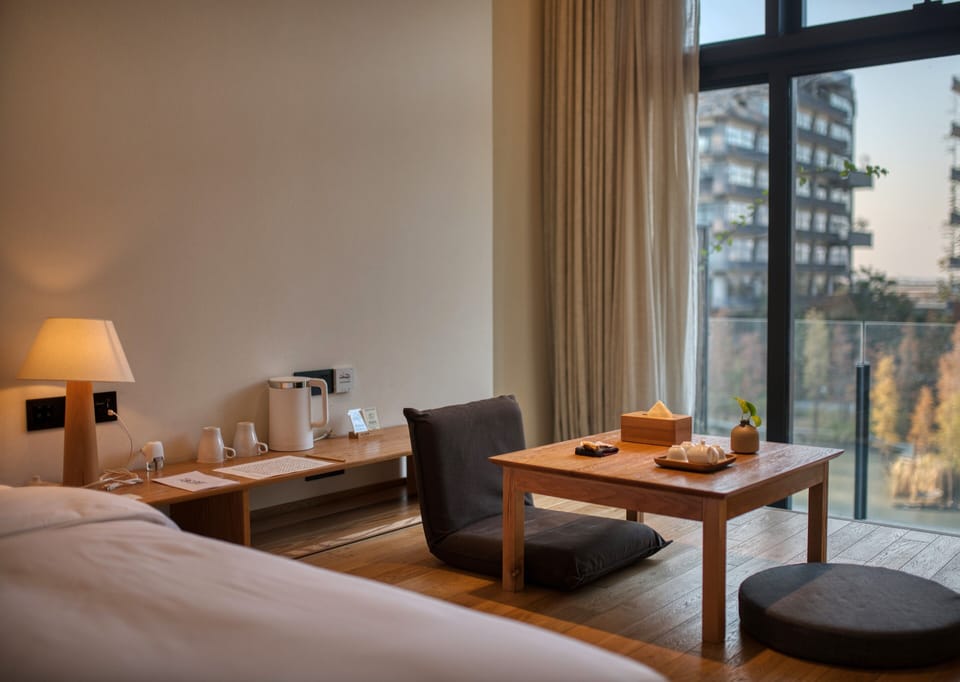 Lake View Twin Room | In-room safe, individually decorated, blackout drapes, free WiFi
