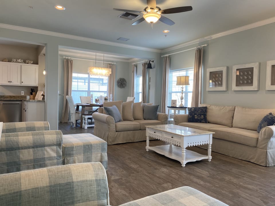 Comfortable seating for your entire party with tile floors throughout and plenty of natural light
