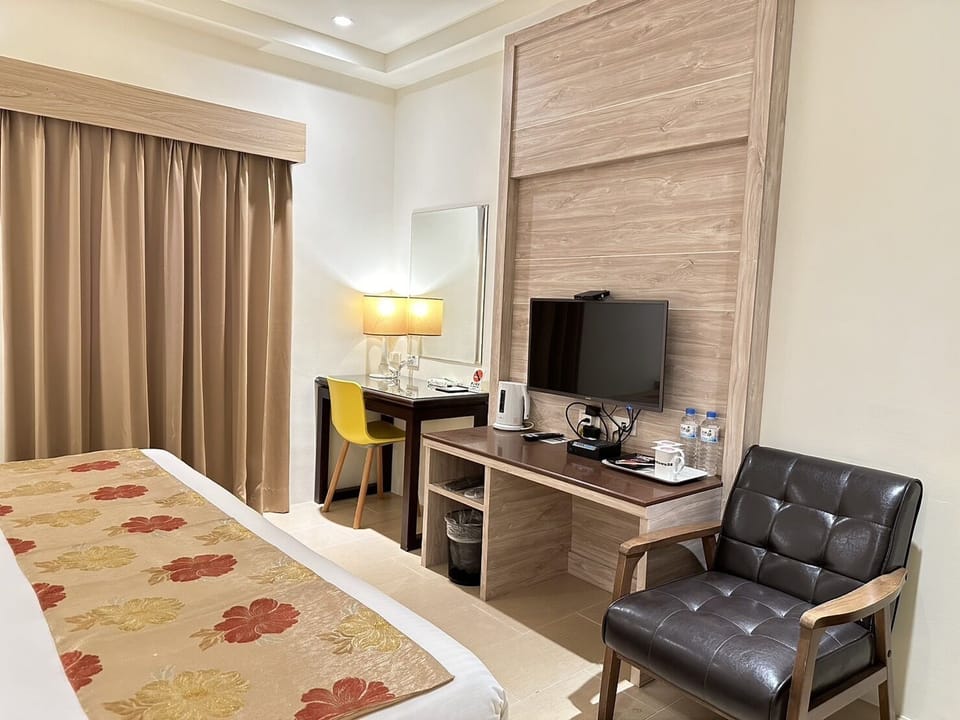Standard Double Room | In-room safe, desk, soundproofing, rollaway beds