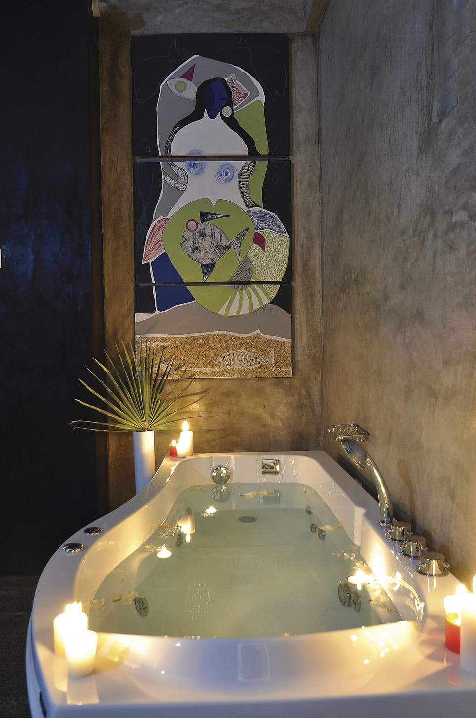 Ocean Suite | Deep soaking bathtub