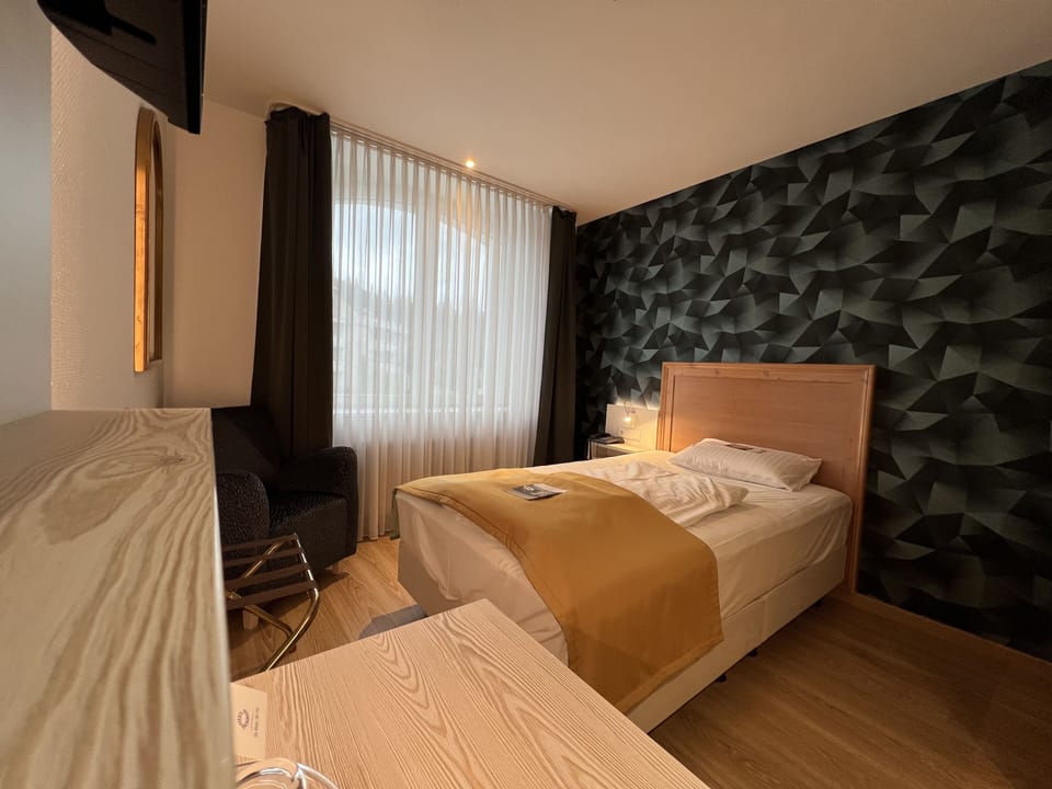 Single Room | Hypo-allergenic bedding available, minibar, desk, laptop workspace