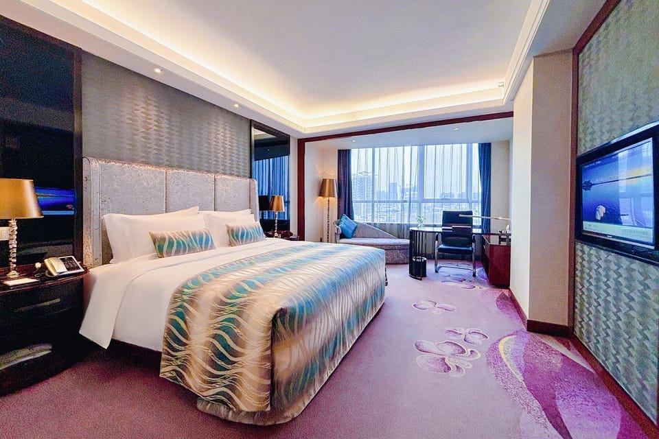 Superior Double Room, 1 Queen Bed | Premium bedding, in-room safe, desk, blackout drapes
