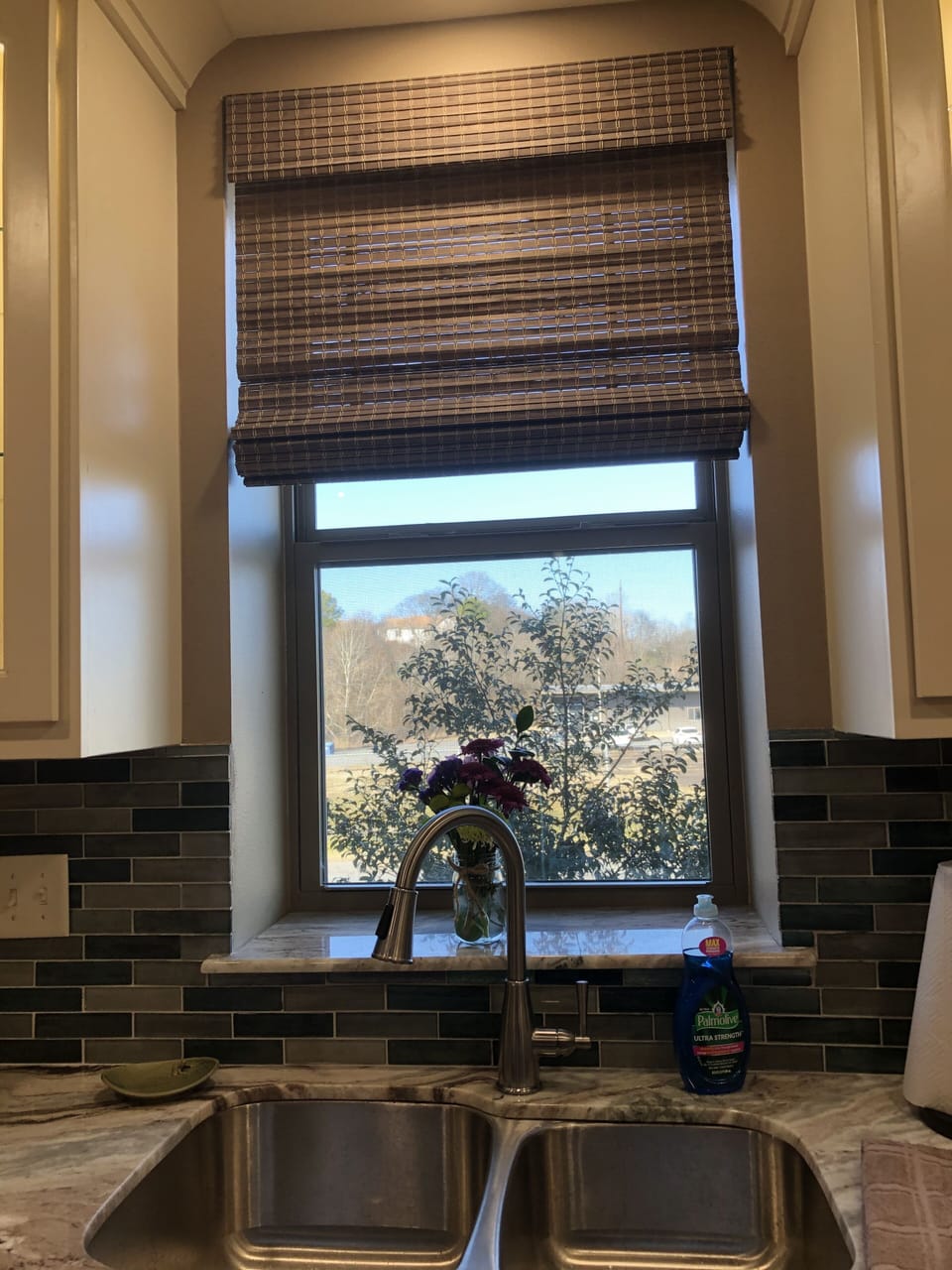 Kitchen sink, brand new appliances, custom made cabinets, 