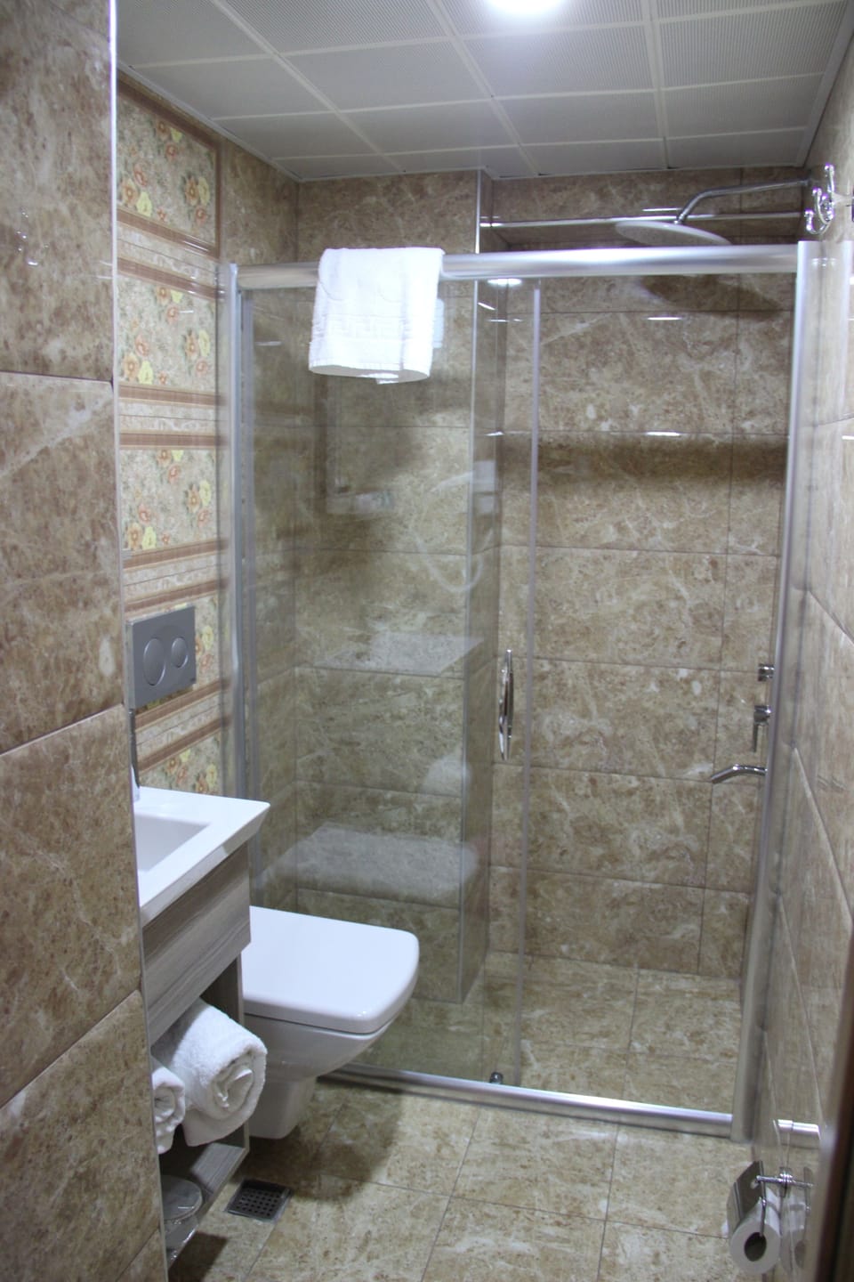 Single Room | Bathroom shower