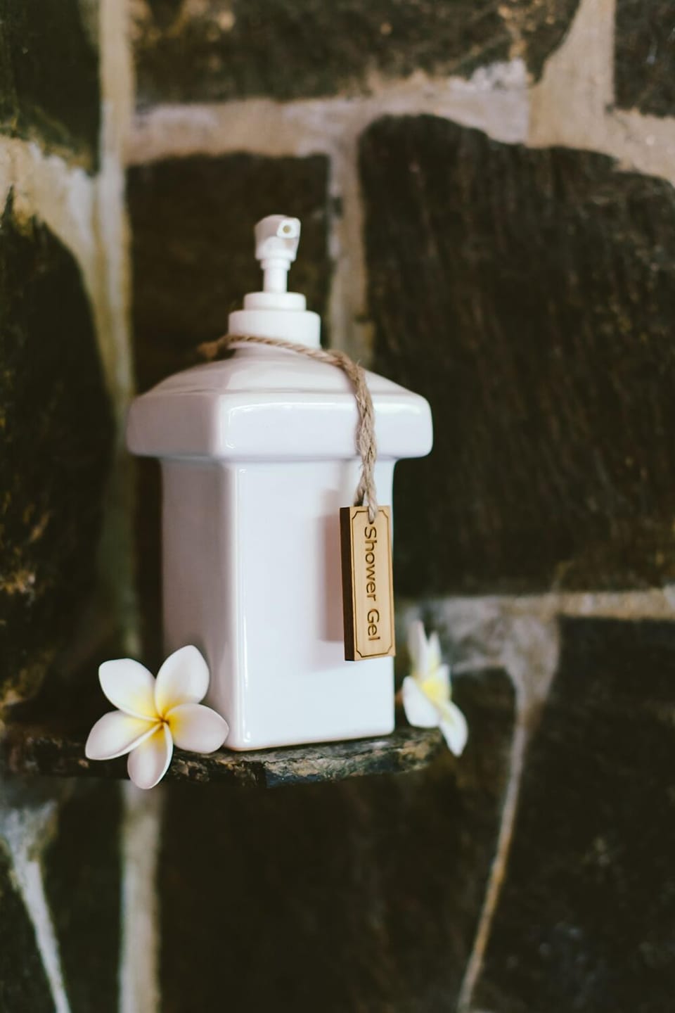 Superior Bungalow, Garden View | Bathroom | Shower, free toiletries, hair dryer (on request), slippers