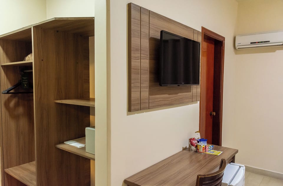 Standard Double Room | Minibar, in-room safe, desk, laptop workspace