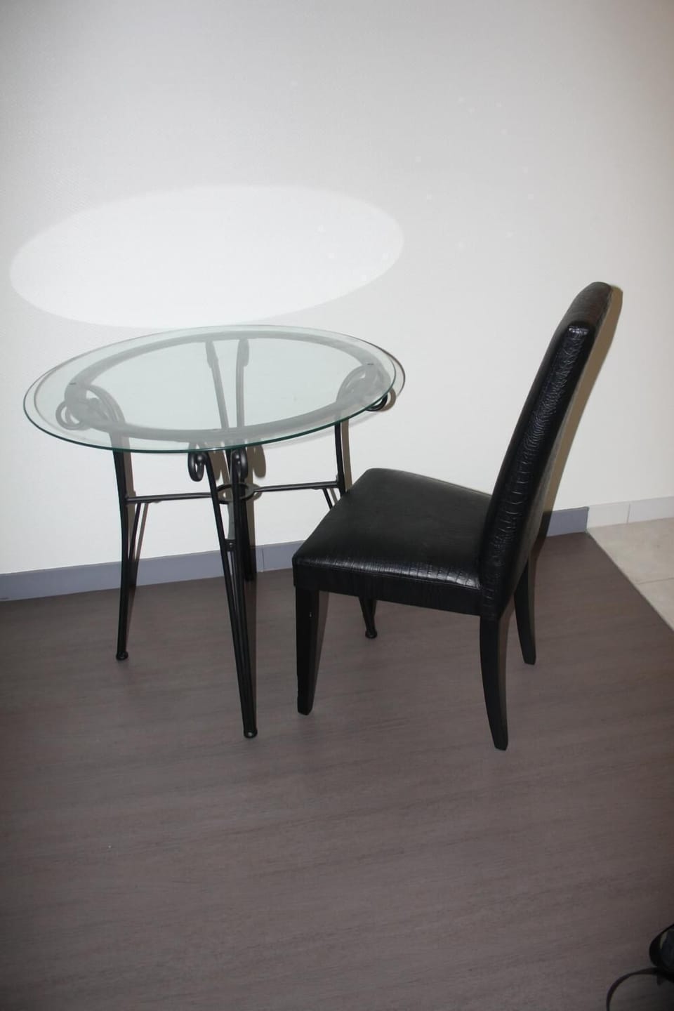 Studio | Desk, soundproofing, free cribs/infant beds, free WiFi