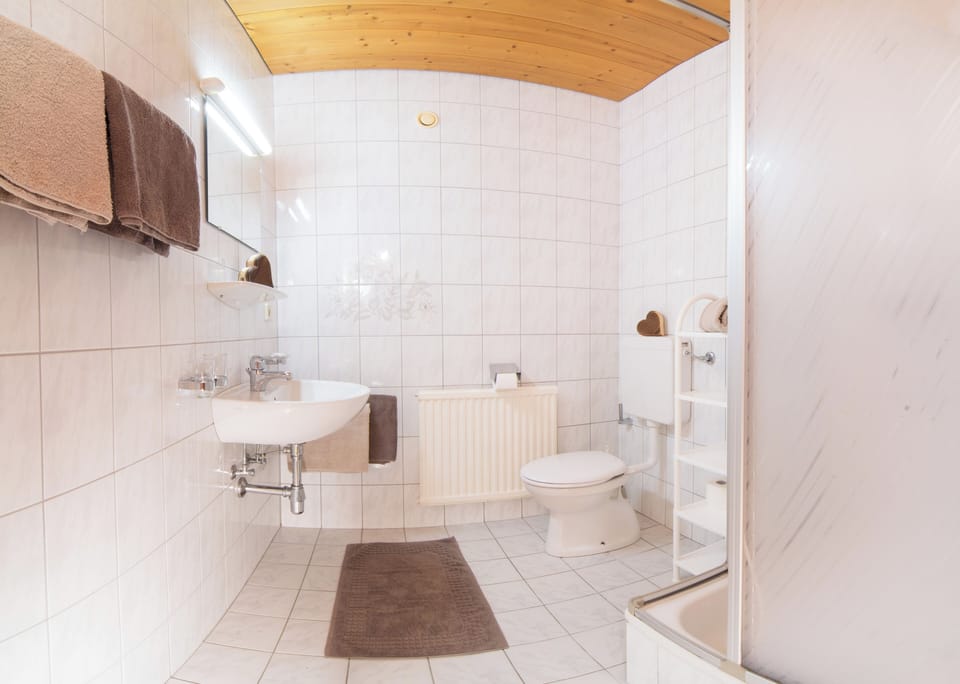 Standard Quadruple Room, 1 Bedroom, Balcony, Mountain View | Bathroom | Towels
