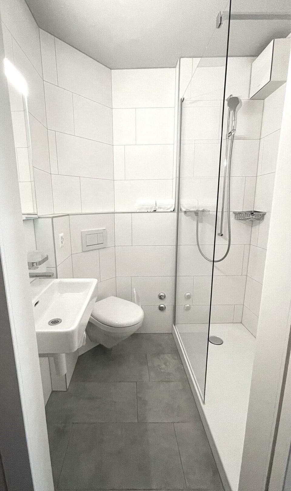 Double or Twin Room | Bathroom | Combined shower/tub, hair dryer, towels
