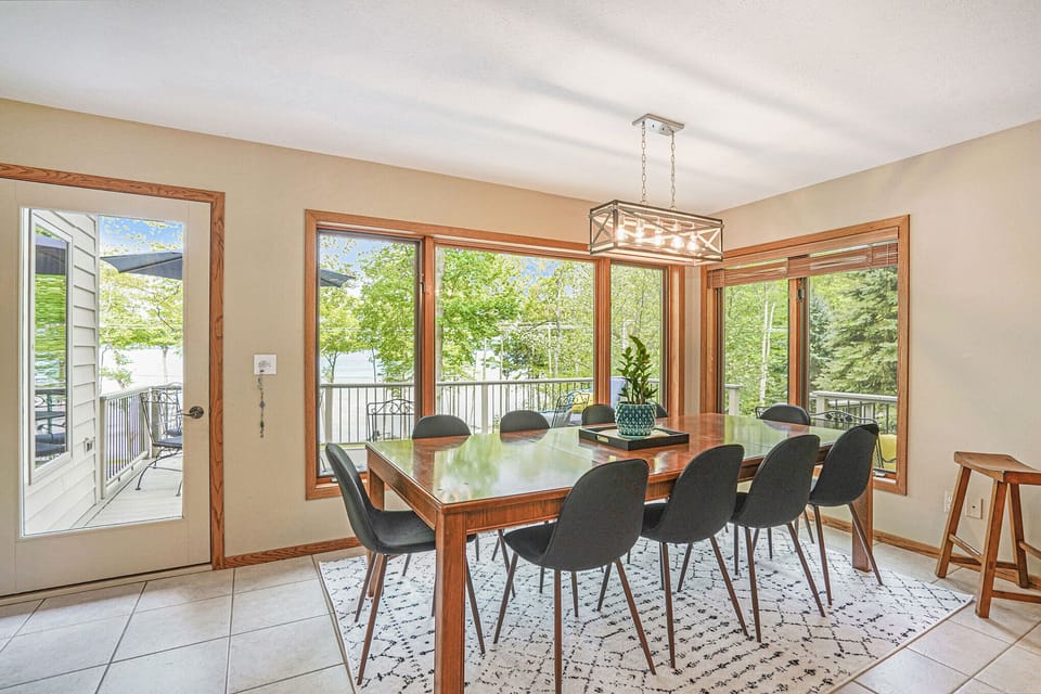 Dining area overlooking the lake