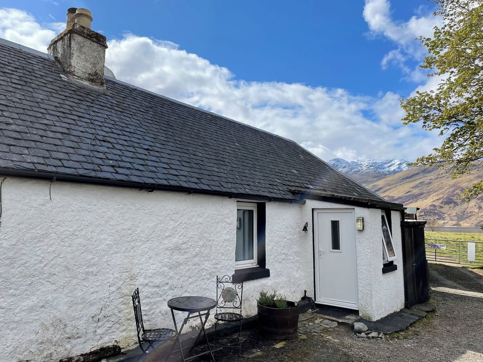 Exterior | Sheena&rsquo;s But&rsquo;n&rsquo;Ben, Corran, near Arnisdale