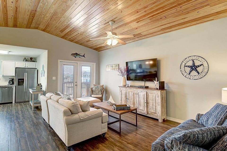 Spacious 4 bedroom / 4.5 Bath vacation home