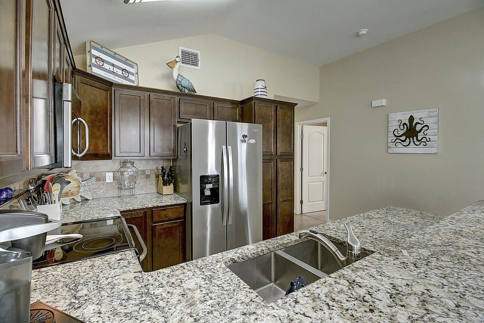 Fully stocked: Dishes, Pots & Pans, Silverware, etc.