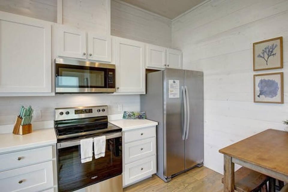 Double Refrigerator with Icemaker
