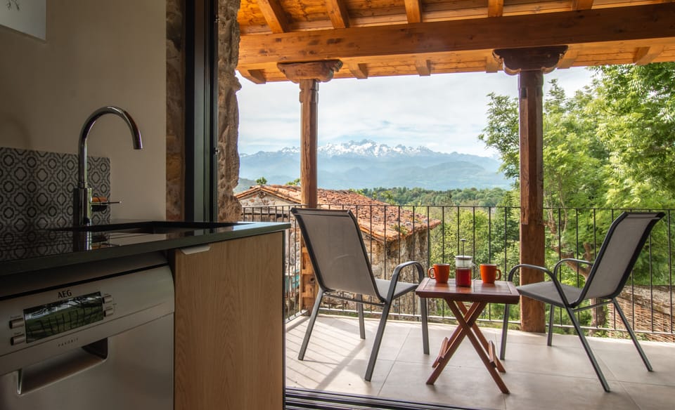 Kitchen with balcony