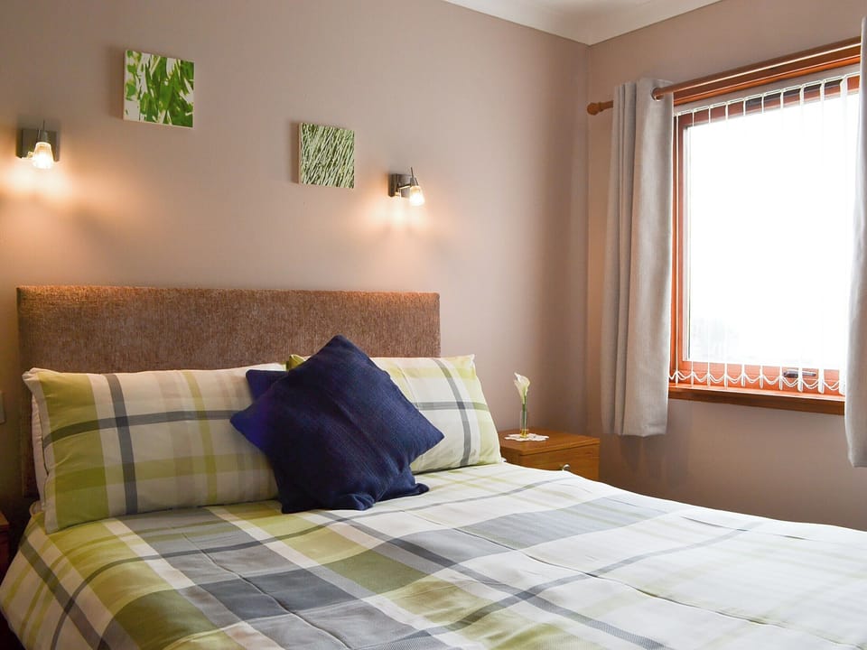 Bathroom with shower | Bayview - Gairloch Cottages - Bayview, Gairloch