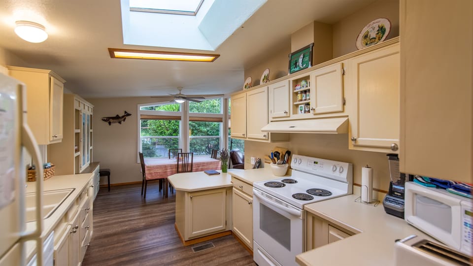 Kitchen and dining room