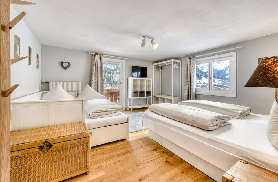 House (incl. Cleaning Fee, Laundry Package & City Tax) | 6 bedrooms, premium bedding, individually decorated