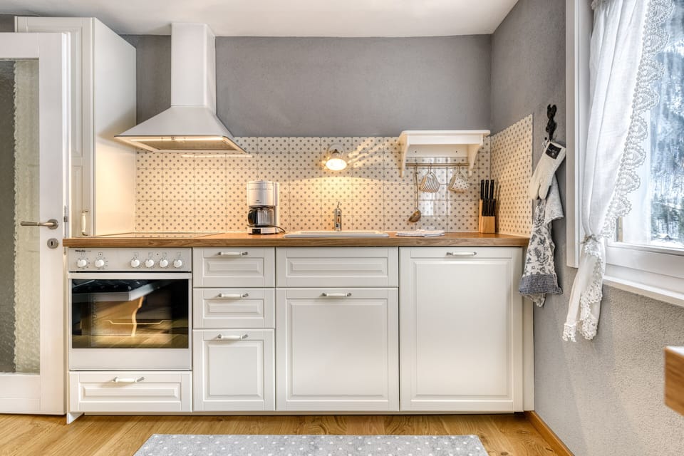 House (incl. Cleaning Fee, Laundry Package & City Tax) | Private kitchen | Fridge, microwave, oven, stovetop