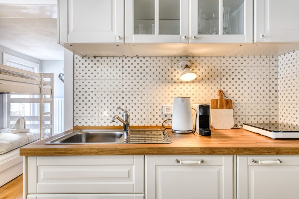 House (incl. Cleaning Fee, Laundry Package & City Tax) | Private kitchen | Fridge, microwave, oven, stovetop