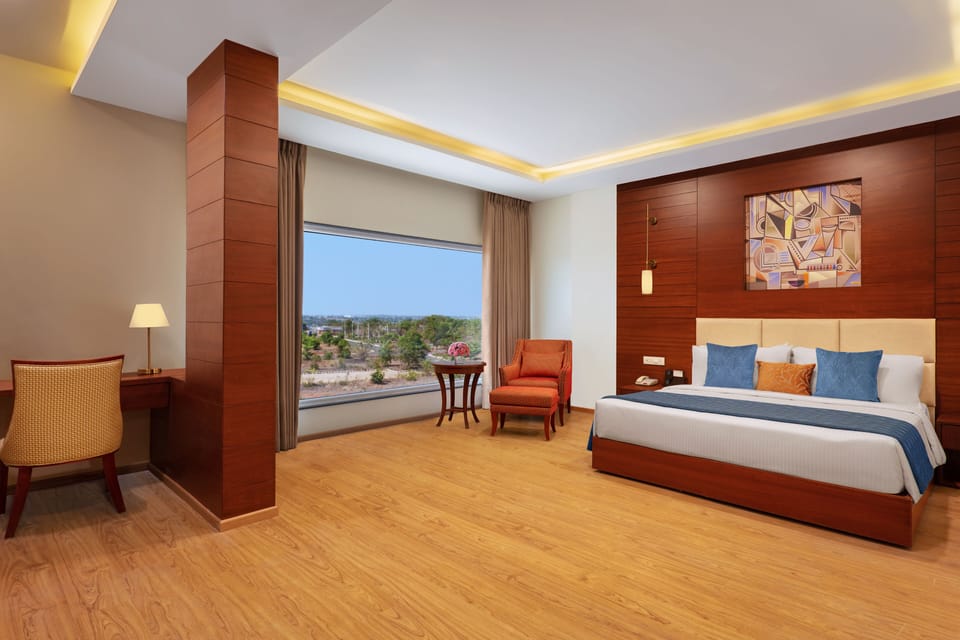 In-room safe, laptop workspace, soundproofing, free WiFi