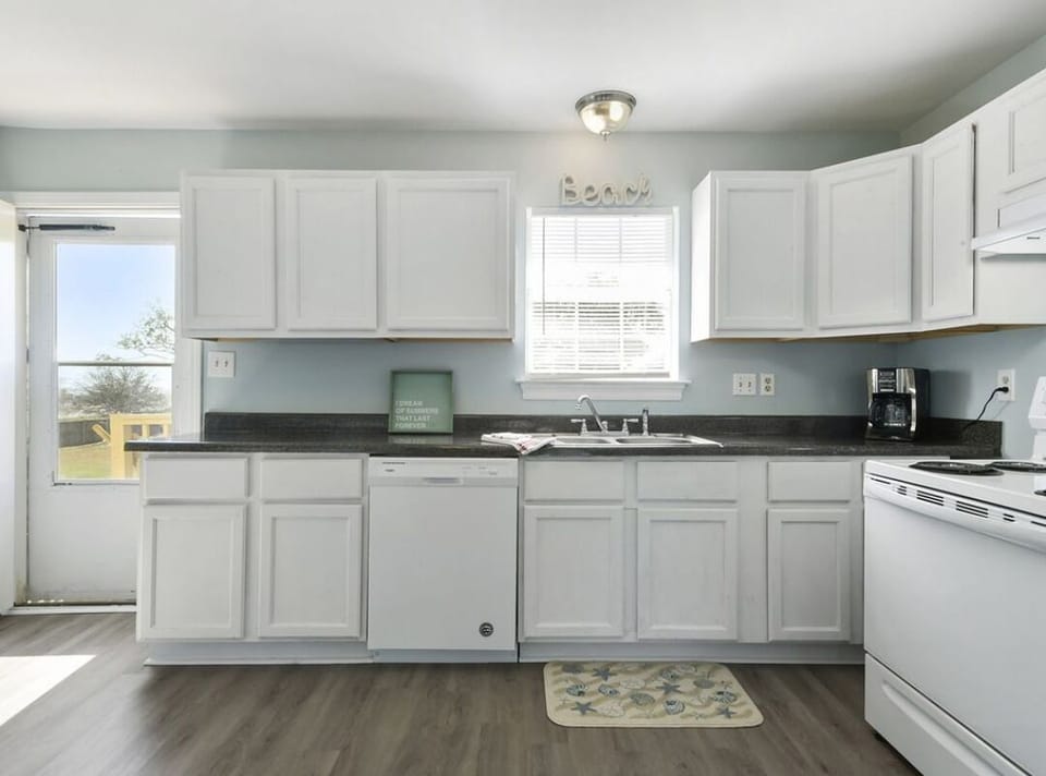 Home 2: Kitchen