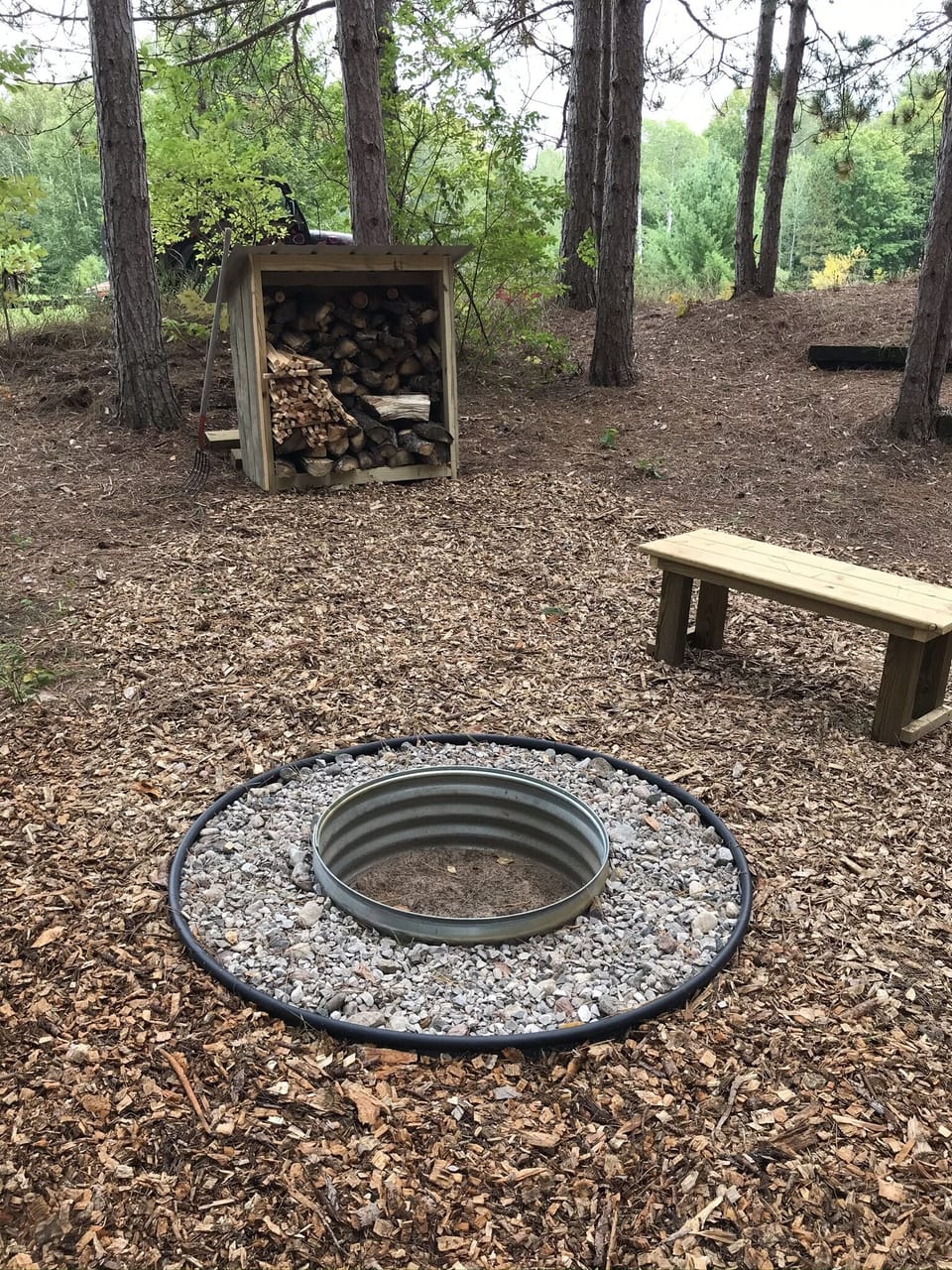 Outdoor fire pit