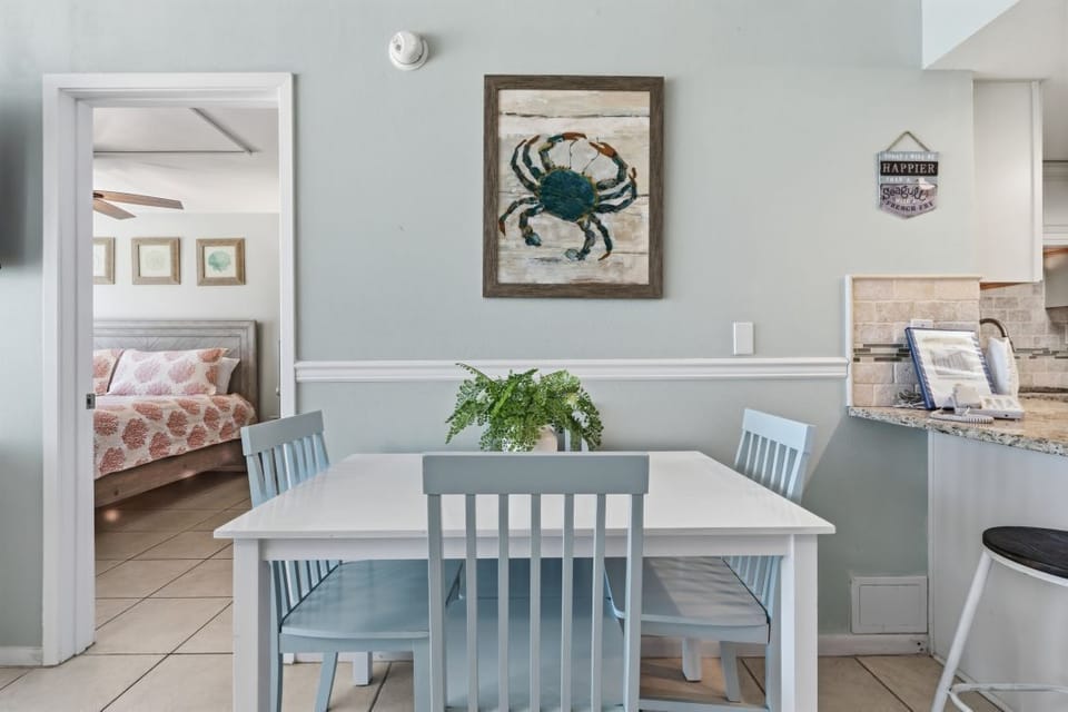 Island Sunrise 565 Dining Table Seats 4