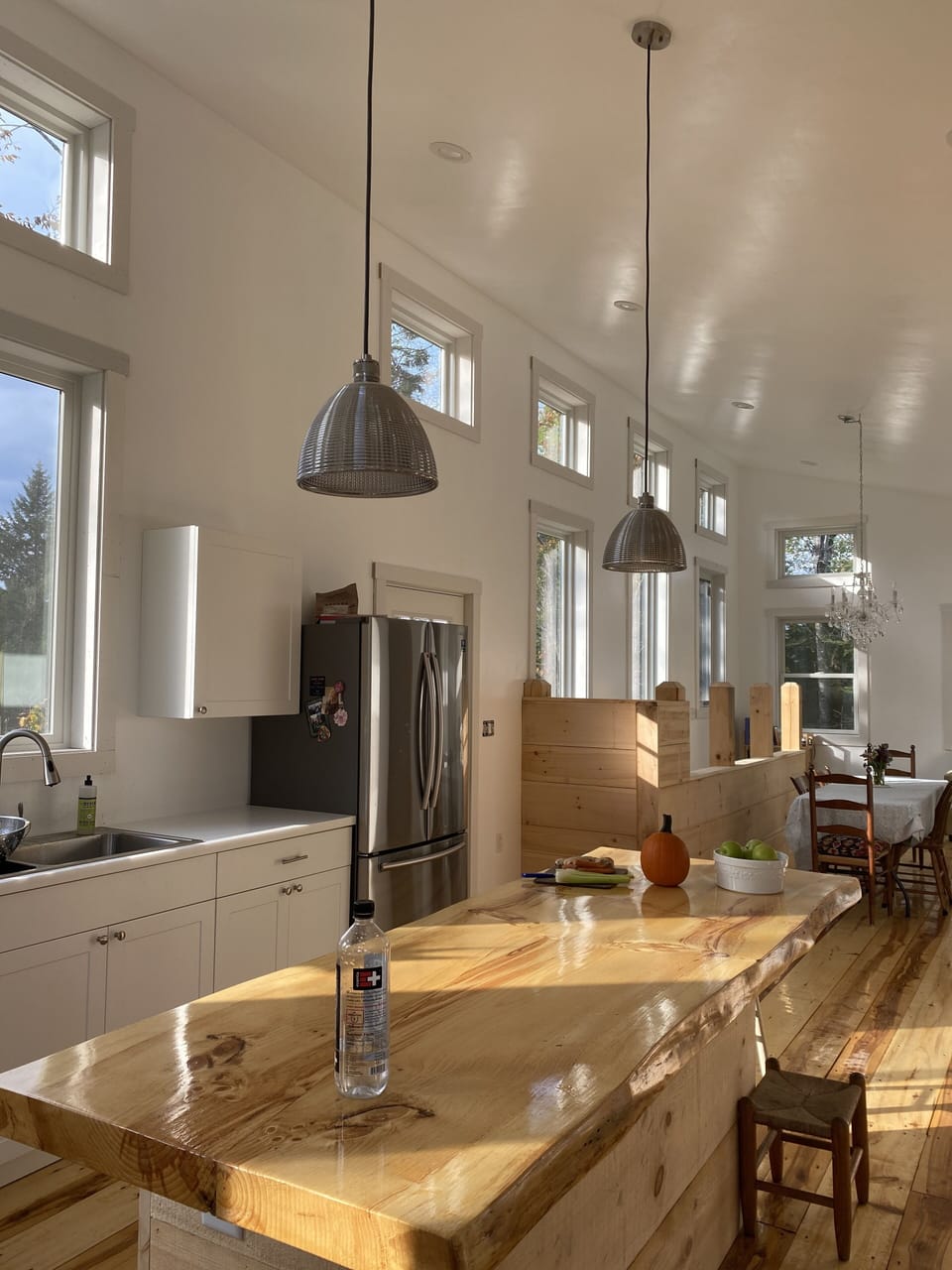 Kitchen Island seats 4-5