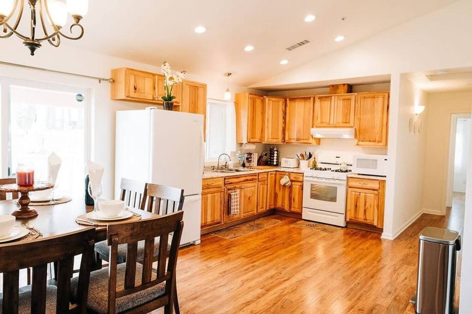 Dining and Kitchen 