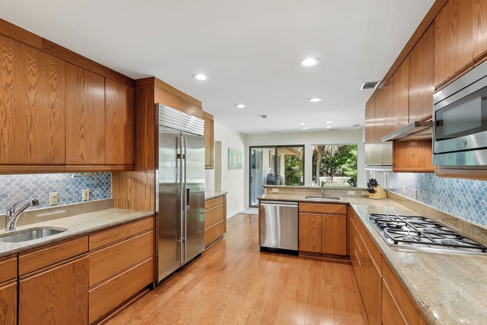 Large Kitchen at 12 Heritage Court