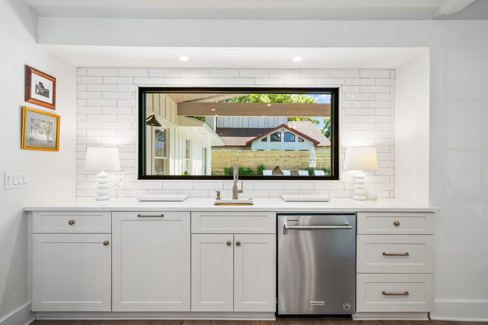 The Palm wet bar, is open for business! Whip something snazzy up for your guests
