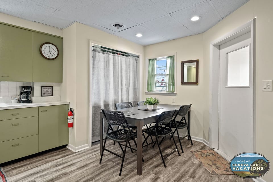 Kitchen with dining table for 5