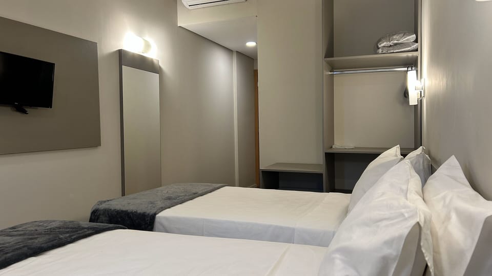 Standard Room | Minibar, laptop workspace, WiFi (free), bed sheets