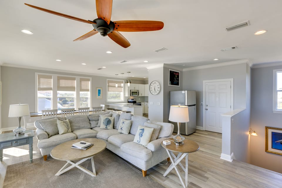Interior | Open Floor Plan | Free WiFi