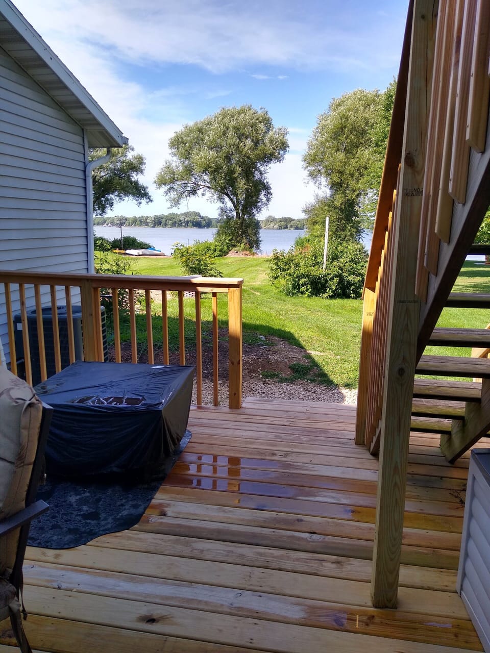Lower deck