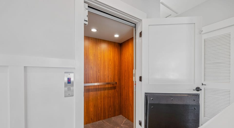Surf or Sound Realty - 943 - All Swell - Elevator - Label