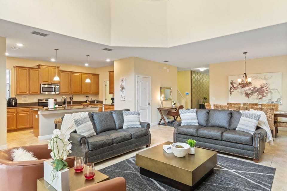 Spacious Vacation Home with Pool & Spa Near Disney (512)